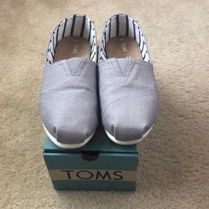 Toms Morning Dove Heritage Canvas Size 9